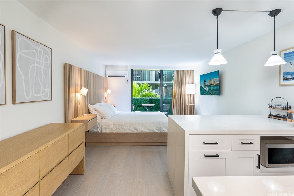 (unit #309) 2425 Kuhio Avenue, Honolulu