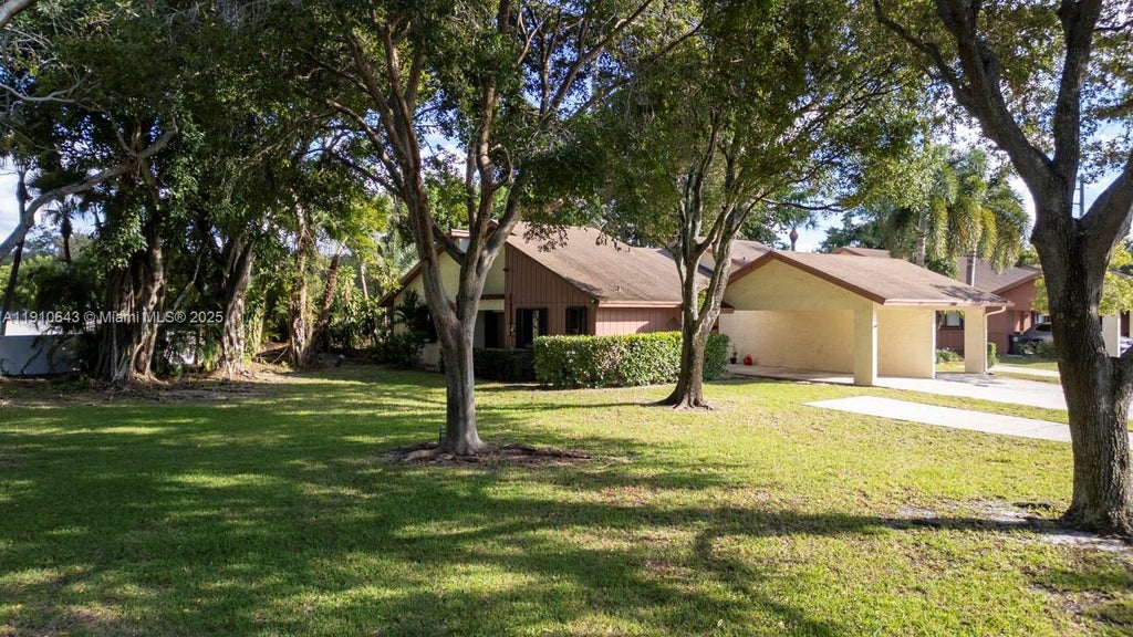 1858 Tamarind Ln, Coconut Creek