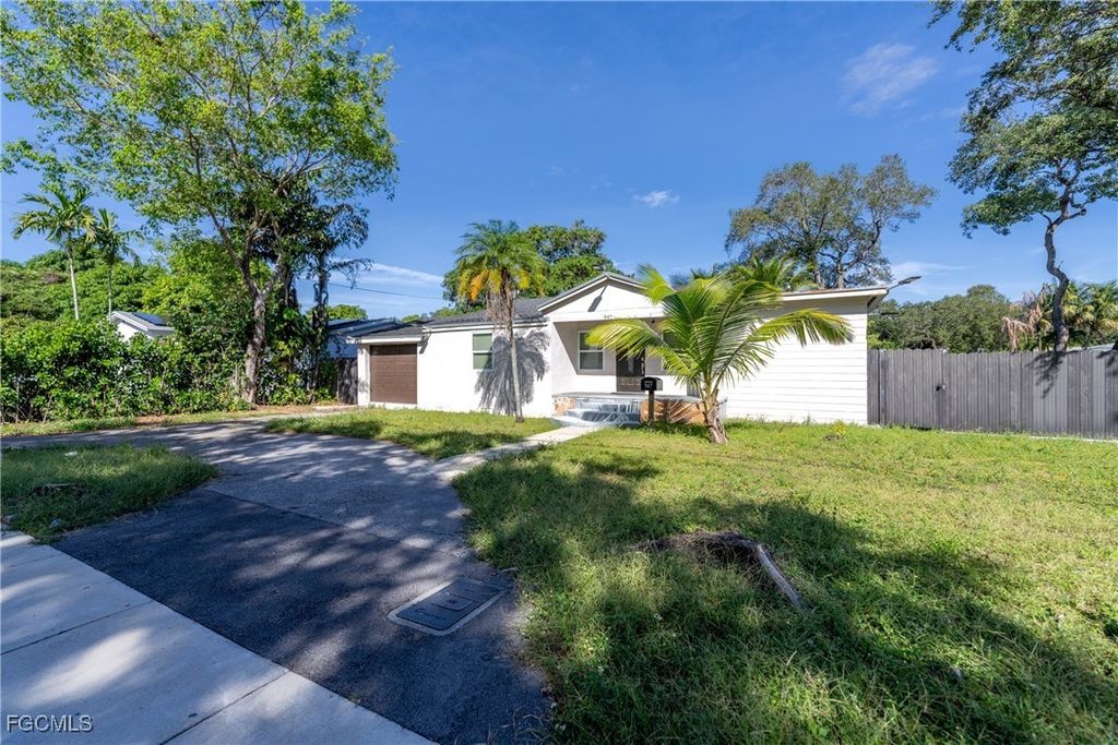947 Ne 149 St, MIAMI