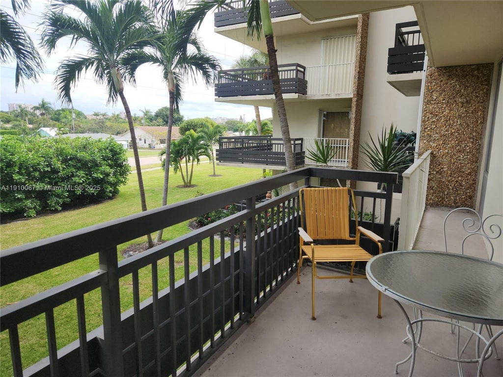 555 Nw 4th Ave 2200, Boca Raton