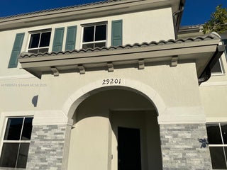 Photo of Listing #A11909574