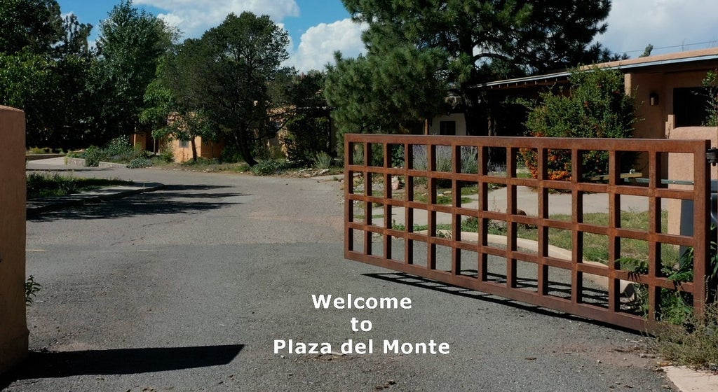 102 Camino Santiago, Santa Fe