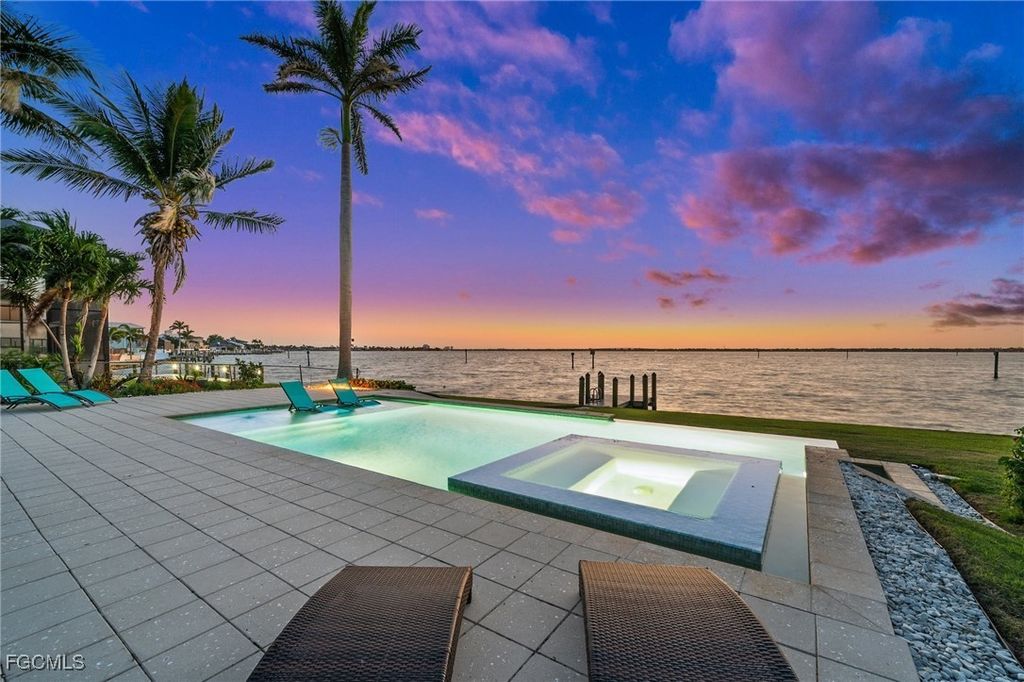 3305 Se 22nd Pl, CAPE CORAL