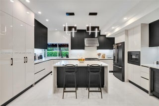 Photo of Listing #A11909911