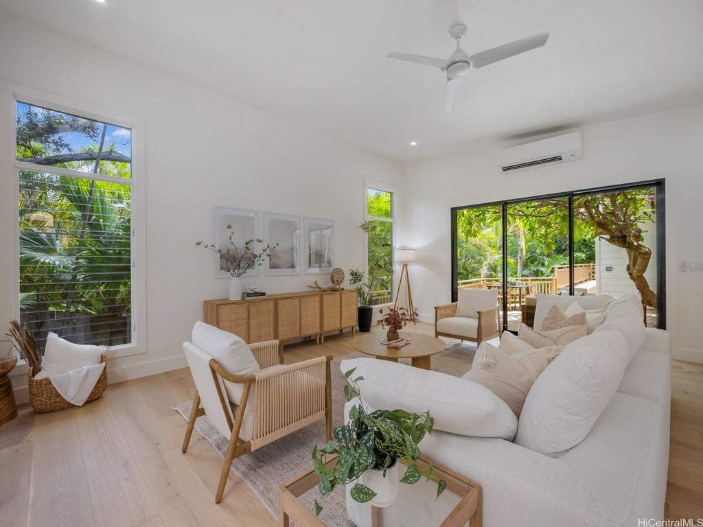 223 Lanipo Drive, Kailua