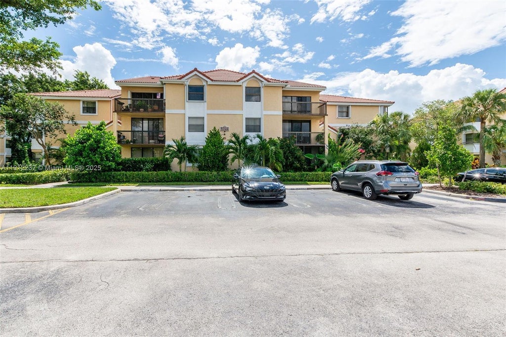 5721 Riverside Dr 202b5, Coral Springs