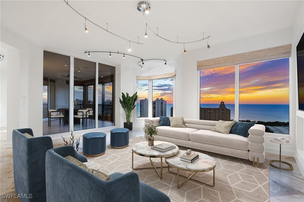 8787 Bay Colony Dr 2004/2005, Naples