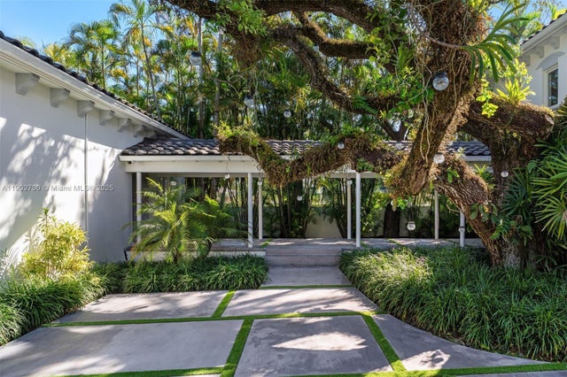 3 of 57 - 5770 Sw 100th St, Pinecrest, FL