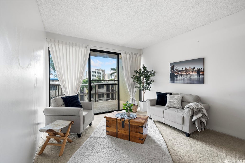 (unit #405) 1561 Pensacola Street, Honolulu