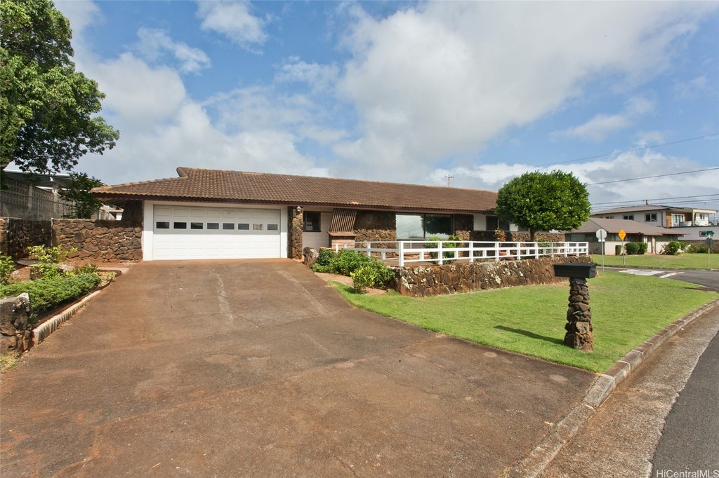 1008 Hoomoana Street, Pearl City