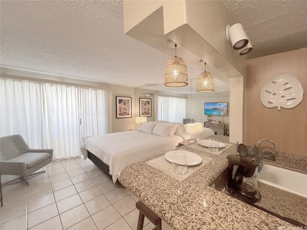 (unit #905a) 2450 Prince Edward Street, Honolulu