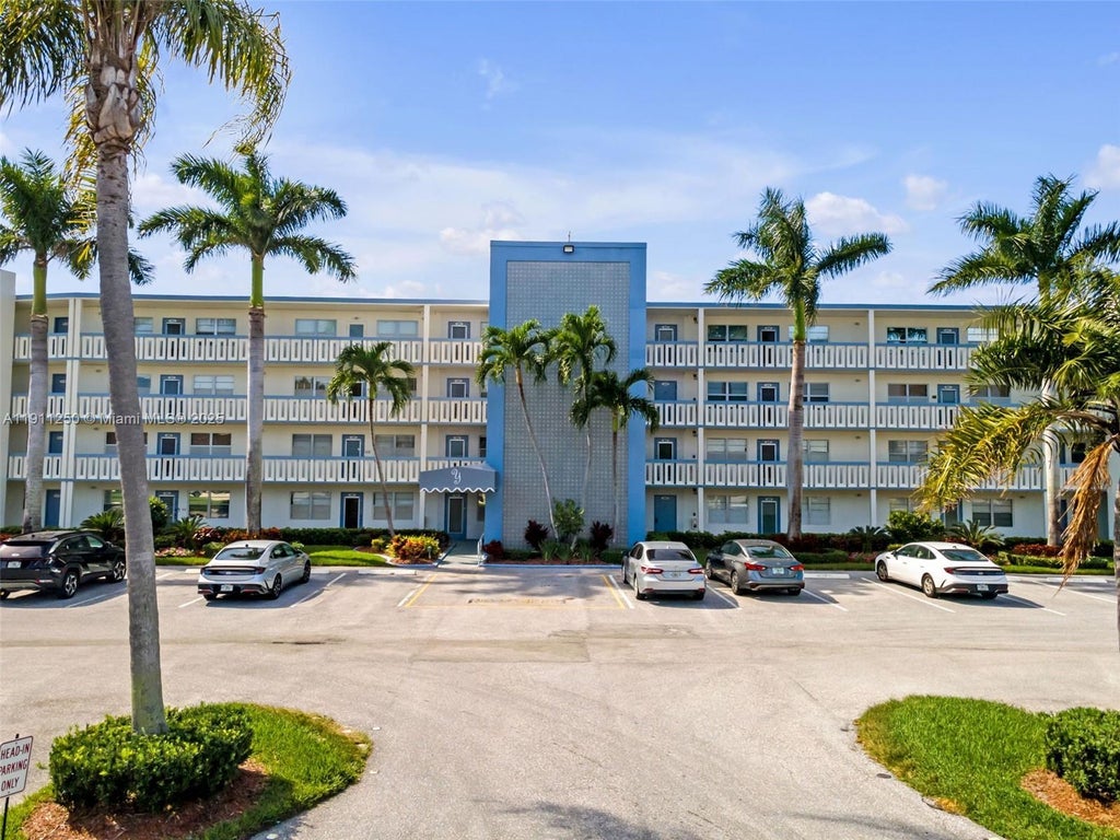 4025 Yarmouth B 4025, Boca Raton