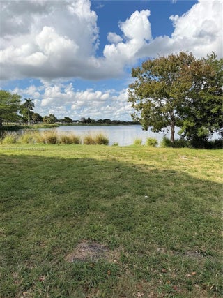 Photo of Listing #A11911308