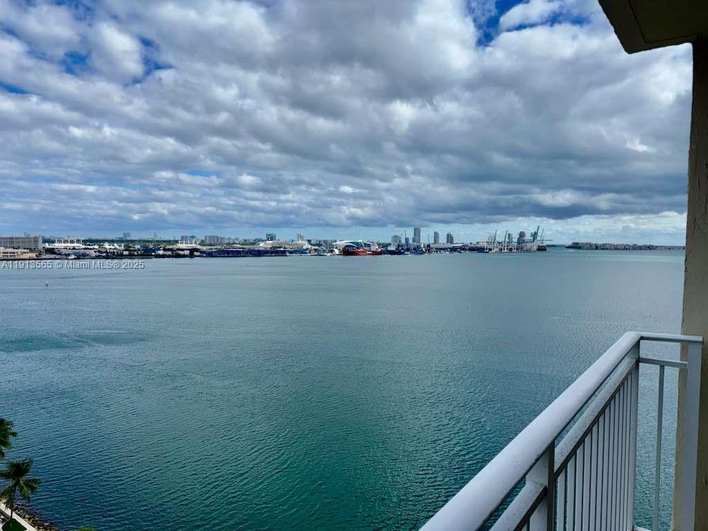 Photo of Listing #A11913565