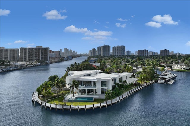 501 Palm Dr, Hallandale Beach