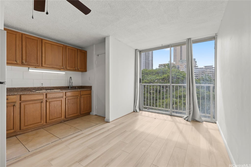 (unit #403) 249 Kapili Street, Honolulu