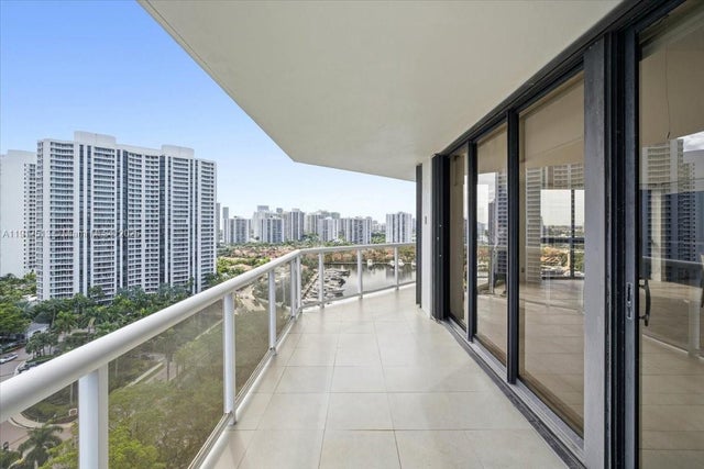 3 of 42 - 3640 Yacht Club Dr 1806, Aventura, FL