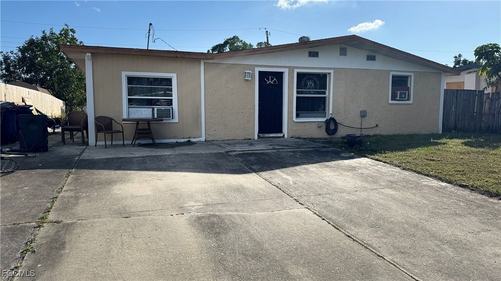 2184 Coronet St, FORT MYERS