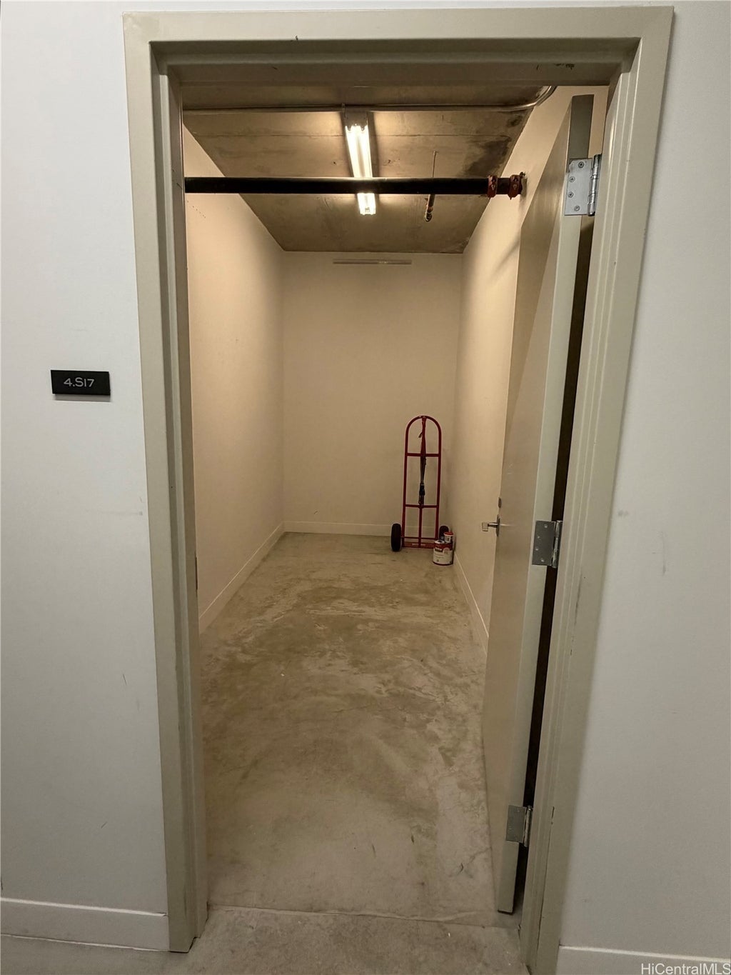 (unit #4.s17) 1108 Auahi Street, Honolulu