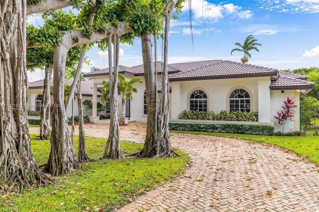 2 of 40 - 7250 Sw 99th St, Pinecrest, FL