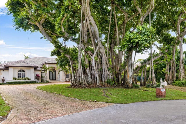 5 of 40 - 7250 Sw 99th St, Pinecrest, FL