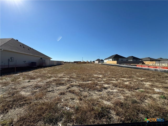 2003 Filmore Cove, Temple