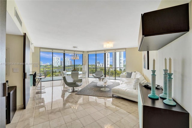2 of 98 - 20281 E Country Club Dr 607, Aventura, FL