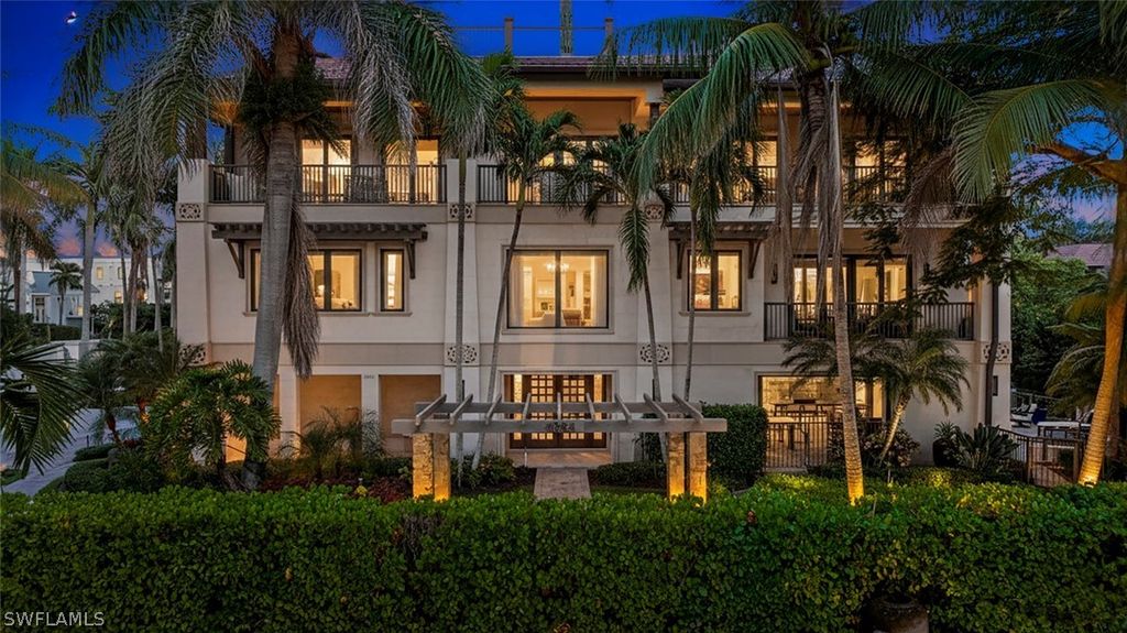 1441 Gulf Shore Blvd S, Naples