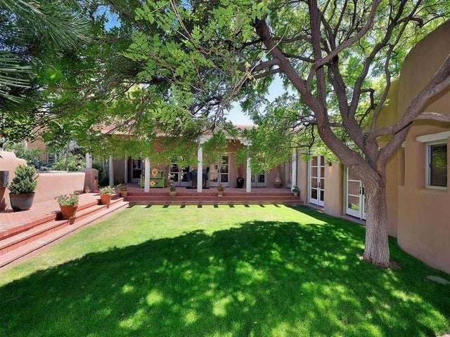 24 Paintbrush Circle, Santa Fe