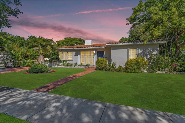 1875 Alamanda Dr, North Miami