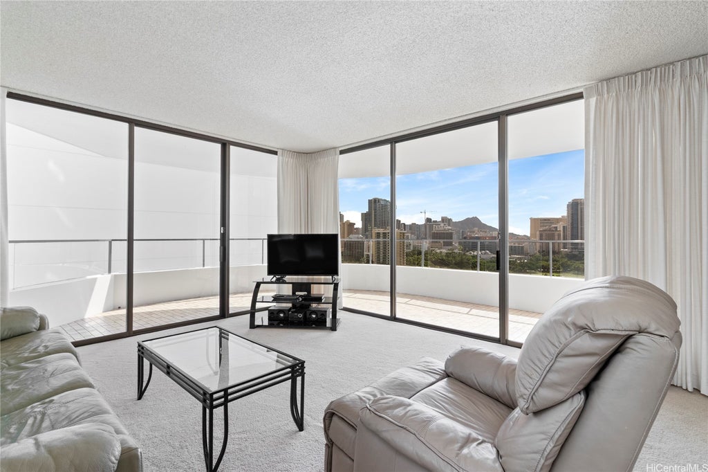 (unit #19d) 1910 Ala Moana Boulevard, Honolulu