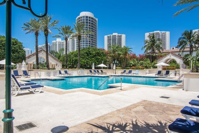 2 of 5 - 2000 Island Blvd 308, Aventura, FL