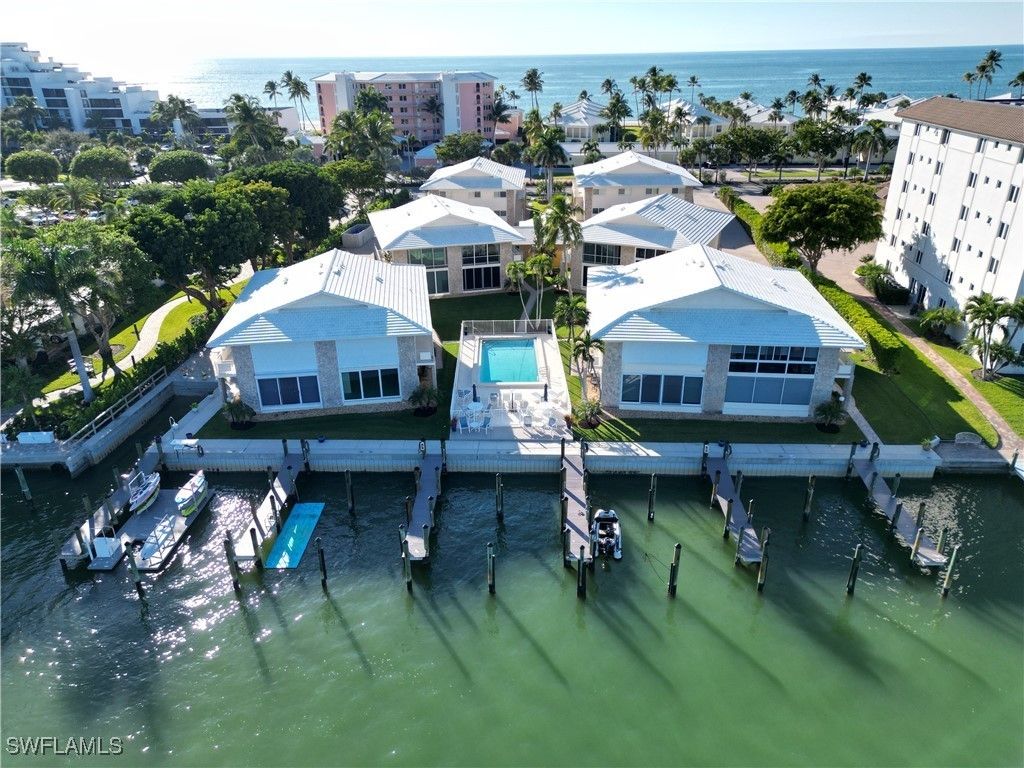 2500 Gulf Shore Blvd N N4, Naples