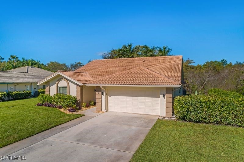 401 Countryside Dr, Naples