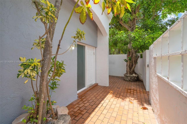 2 of 29 - 20908 Leeward Ct 231-3, Aventura, FL