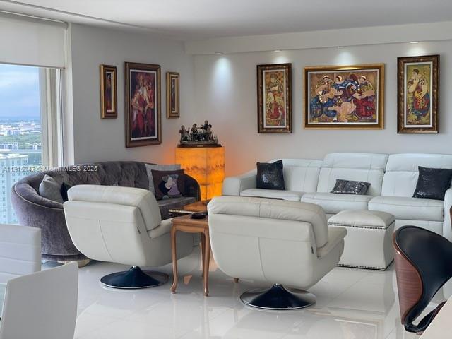 4 of 52 - 19707 W Turnberry Way 26d, Aventura, FL