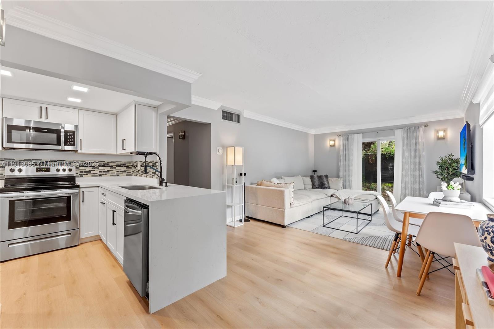 Photo of Listing #A11913085