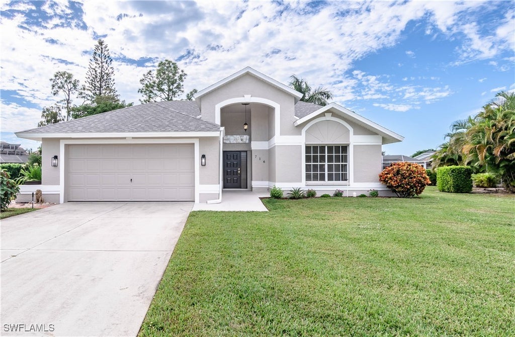 716 Belville Blvd, Naples