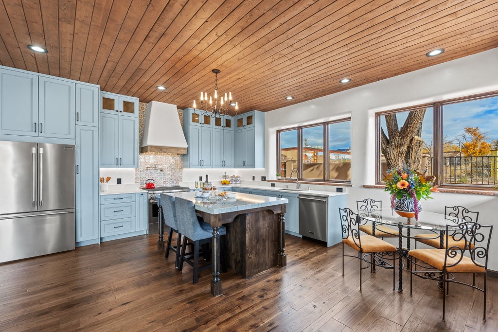 1701 Paseo De Peralta, Santa Fe