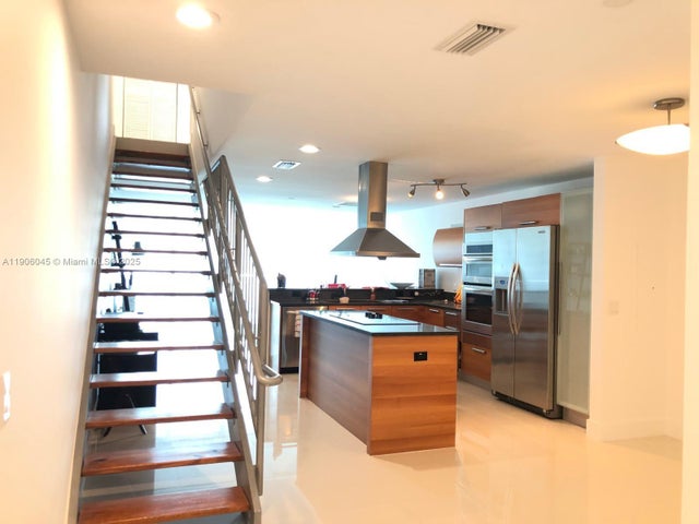 3 of 9 - 2950 Ne 188th St 418, Aventura, FL