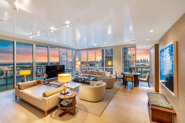 50 S Pointe Dr 2703, Miami Beach