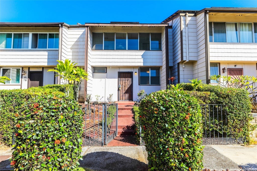 95-720 Kahikinui Street, Mililani