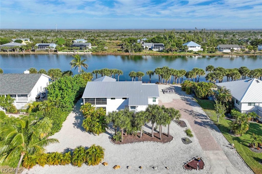 3284 Twin Lakes Ln, Sanibel