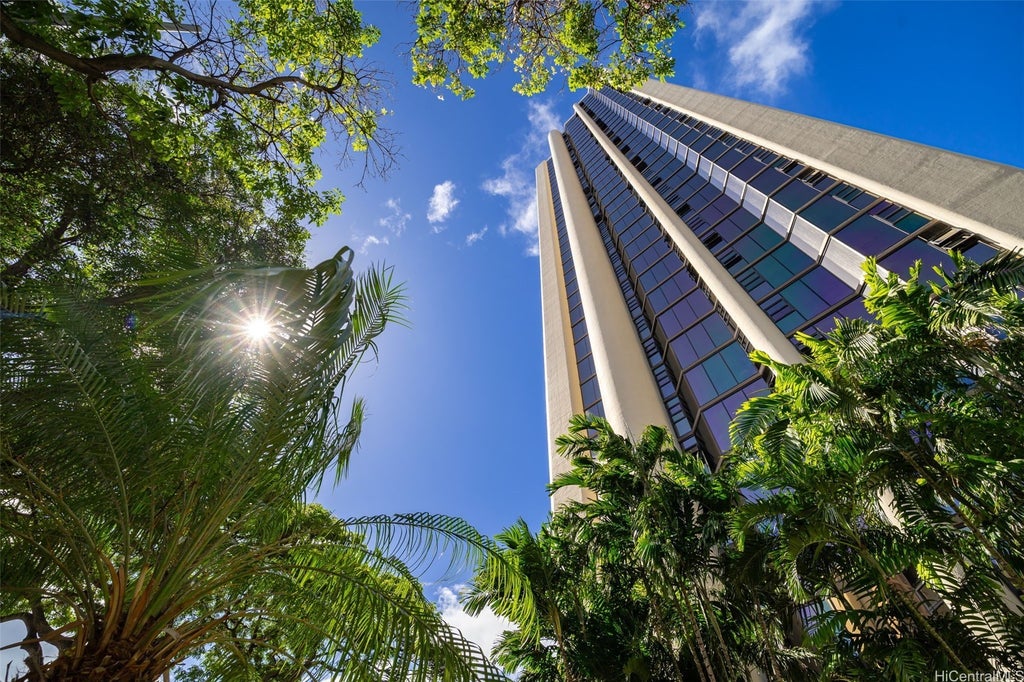 (unit #3405) 930 Kaheka Street, Honolulu