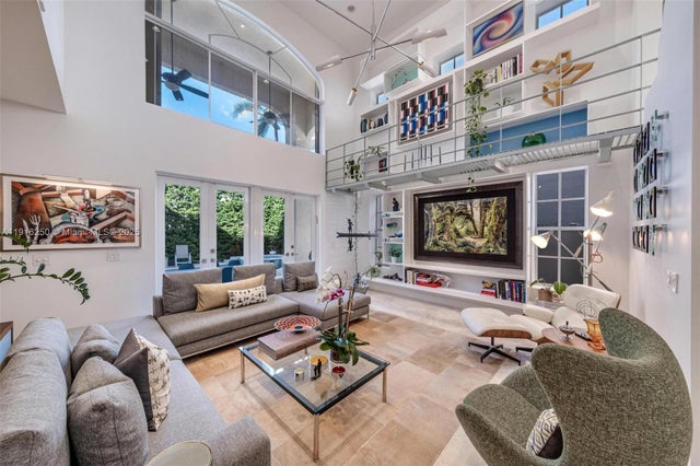 3965 194th Ln, Sunny Isles Beach