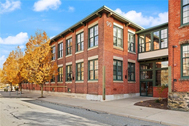 99 Allen St # 205, Woonsocket