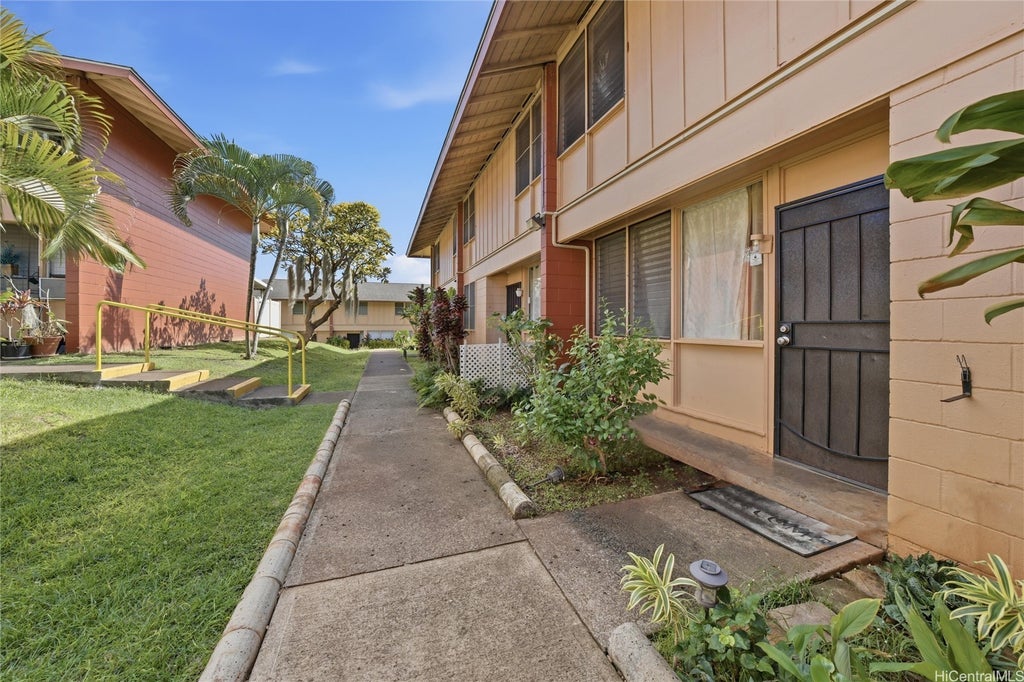 (unit #24c) 1305 Kipaipai Street, Pearl City