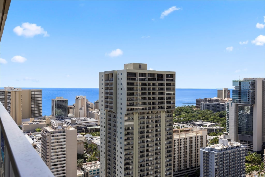 (unit #4110) 445 Seaside Avenue, Honolulu