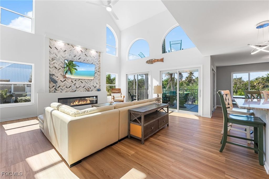 241 Violet Dr, Sanibel