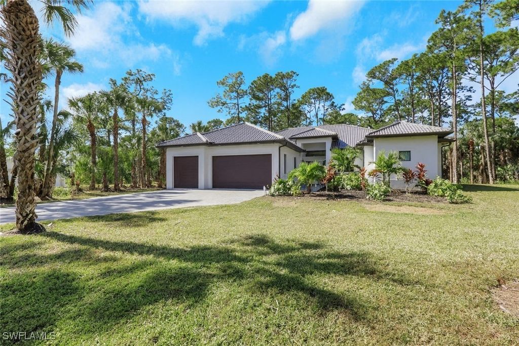 491 9th St Sw, Naples